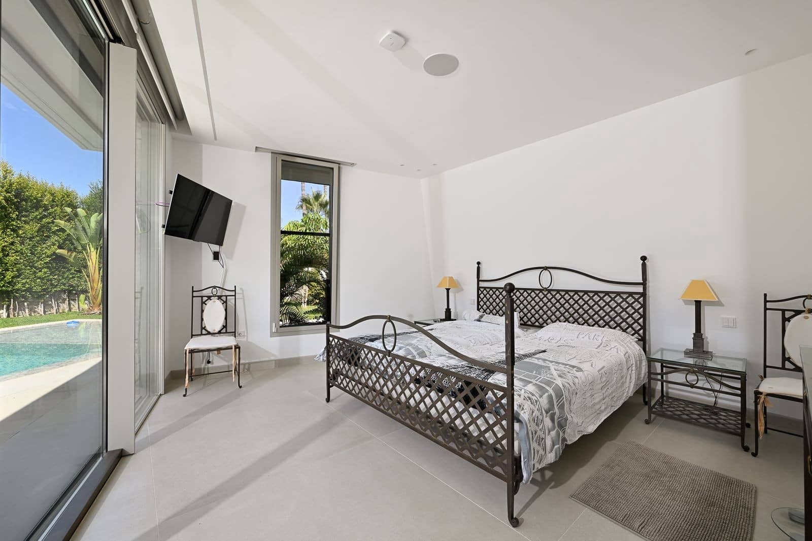 6 bedroom Villa for sale in Marbella with pool garage - € 3,500,000 (Ref: 9607644)