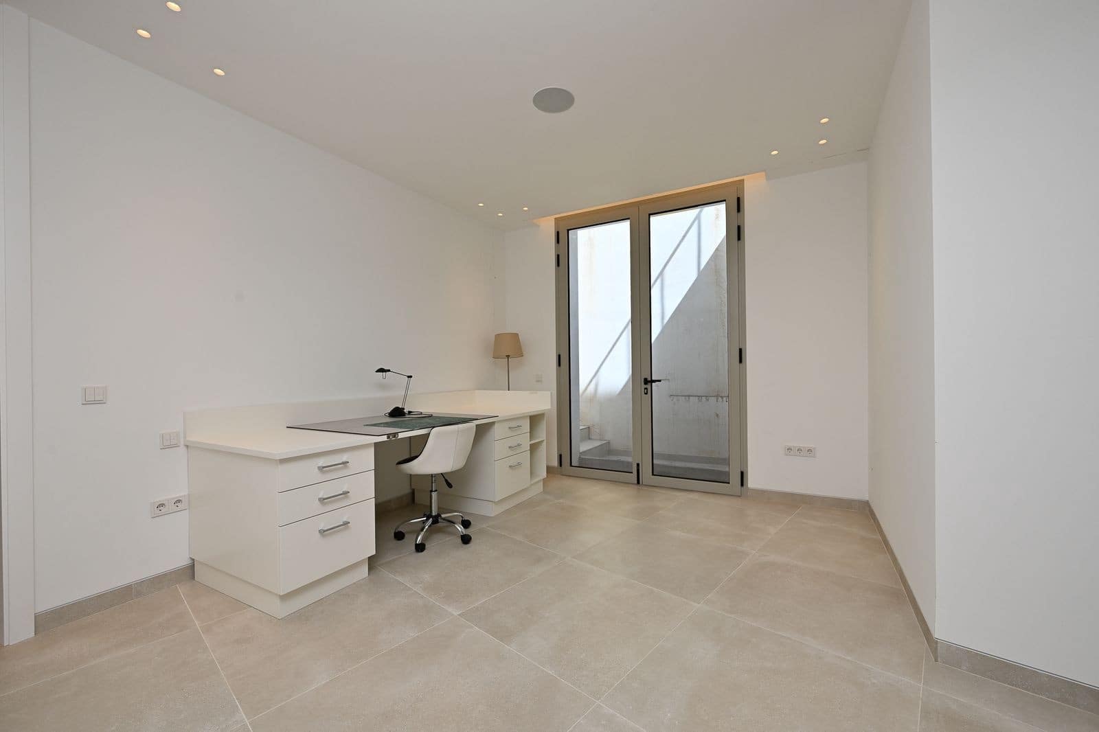 6 bedroom Villa for sale in Marbella with pool garage - € 3,500,000 (Ref: 9607644)