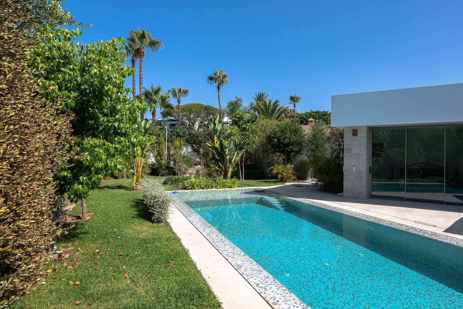 6 Zimmer Villa zu verkaufen in Marbella mit Pool Garage - 3.250.000 € (Ref: 9607644)