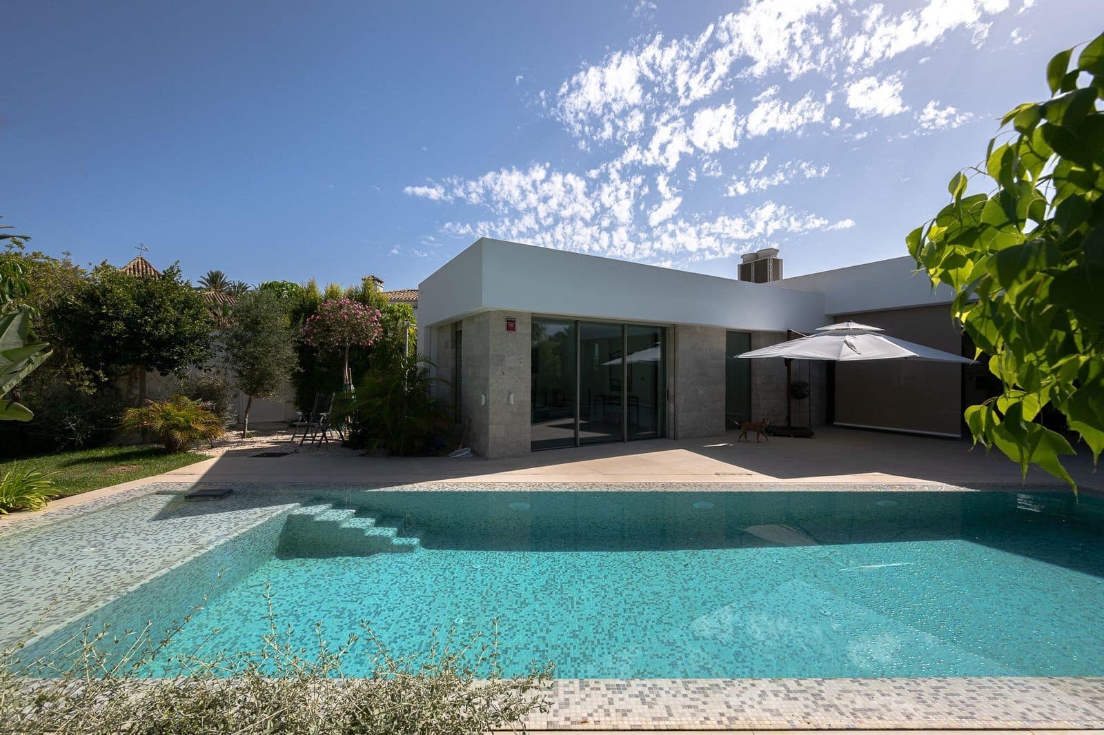 6 Zimmer Villa zu verkaufen in Marbella mit Pool Garage - 3.250.000 € (Ref: 9607644)