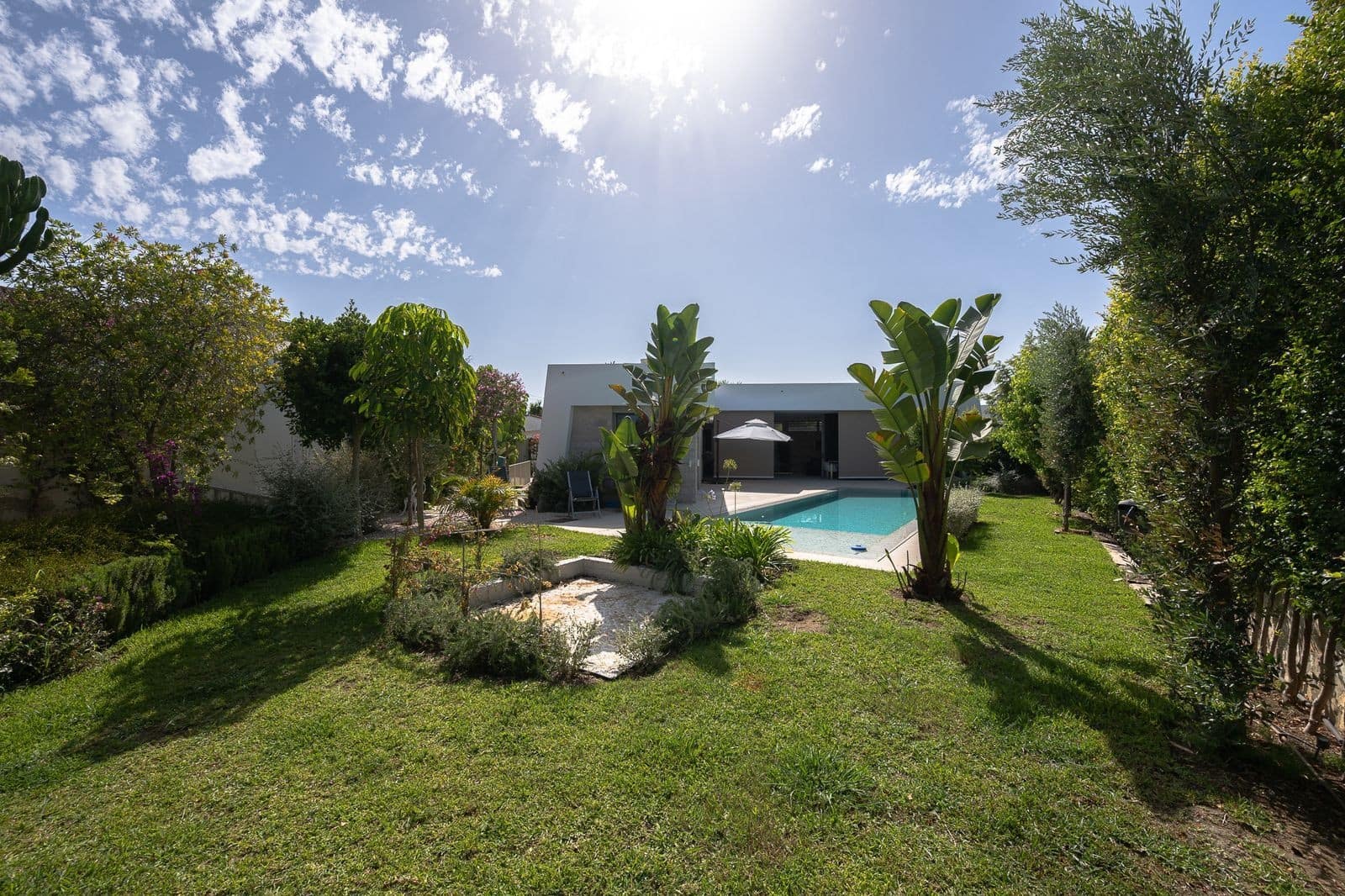6 Zimmer Villa zu verkaufen in Marbella mit Pool Garage - 3.250.000 € (Ref: 9607644)