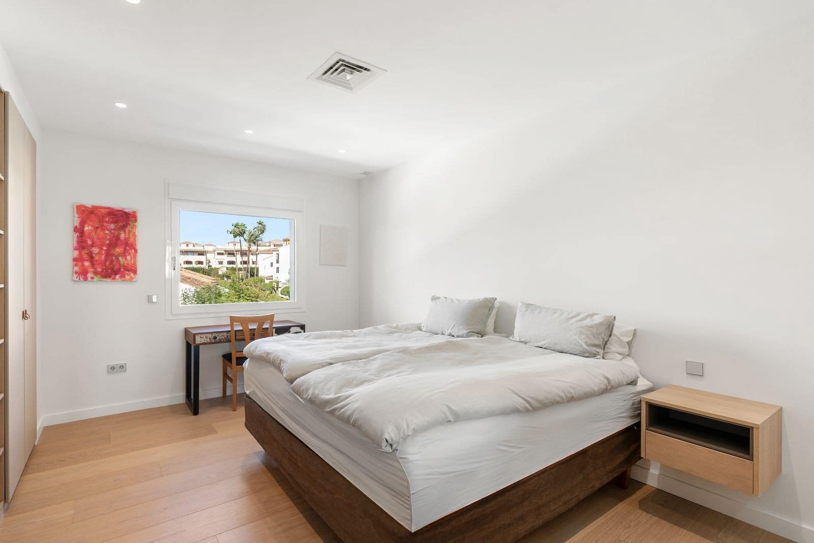 3 bedroom Apartment for sale in Nueva Andalucia with pool garage - € 1,600,000 (Ref: 9611247)