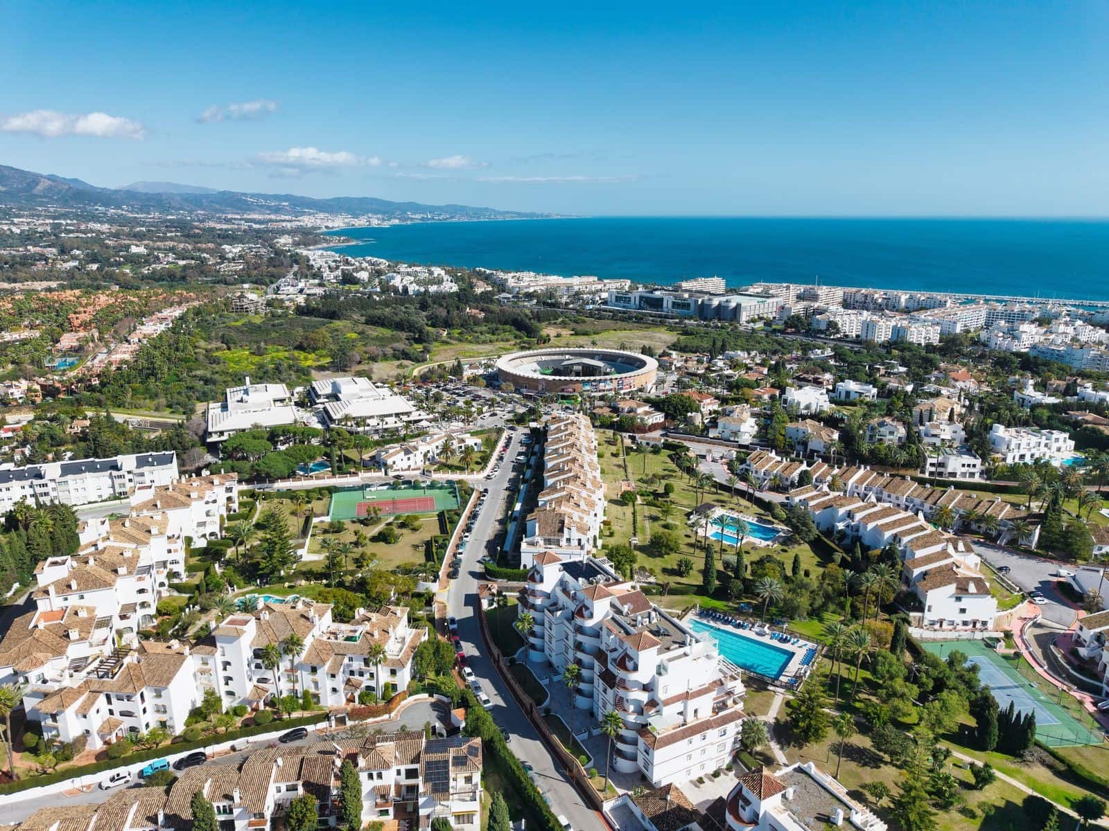 3 bedroom Apartment for sale in Nueva Andalucia with pool garage - € 1,600,000 (Ref: 9611247)