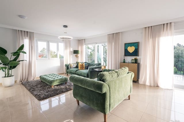 5 bedroom Villa for sale in Benalmádena with pool garage - € 1,895,000 (Ref: 9611250)