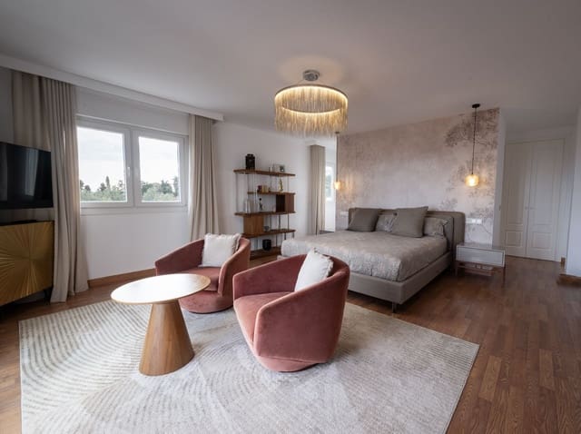 5 bedroom Villa for sale in Benalmádena with pool garage - € 1,895,000 (Ref: 9611250)