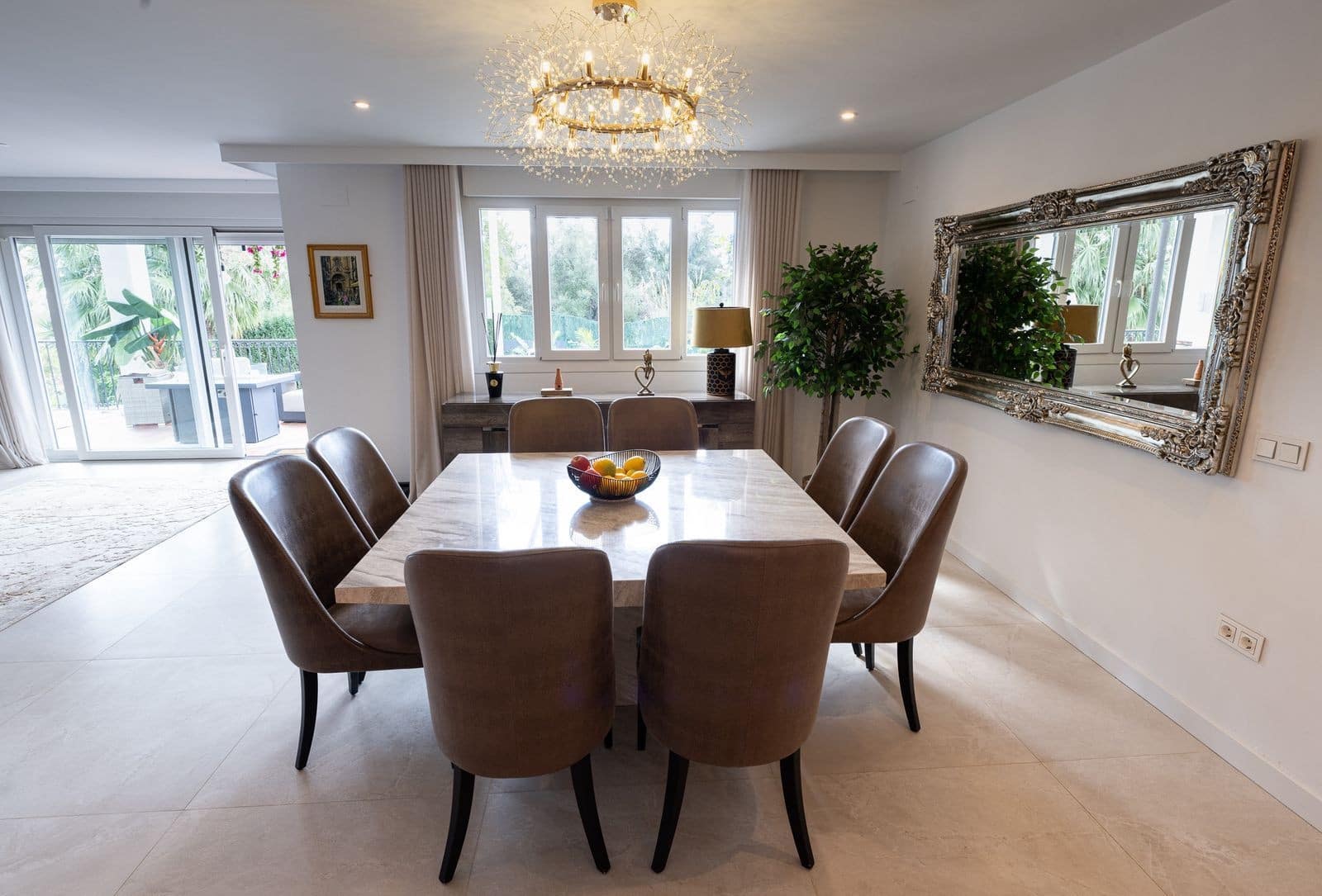 5 bedroom Villa for sale in Benalmadena with pool garage - € 1,895,000 (Ref: 9611250)