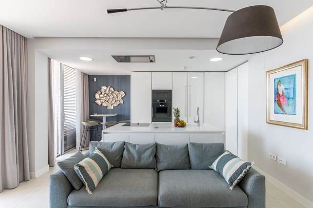 Apartamento de 2 habitaciones en Estepona en venta con piscina garaje - 995.000 € (Ref: 9611251)