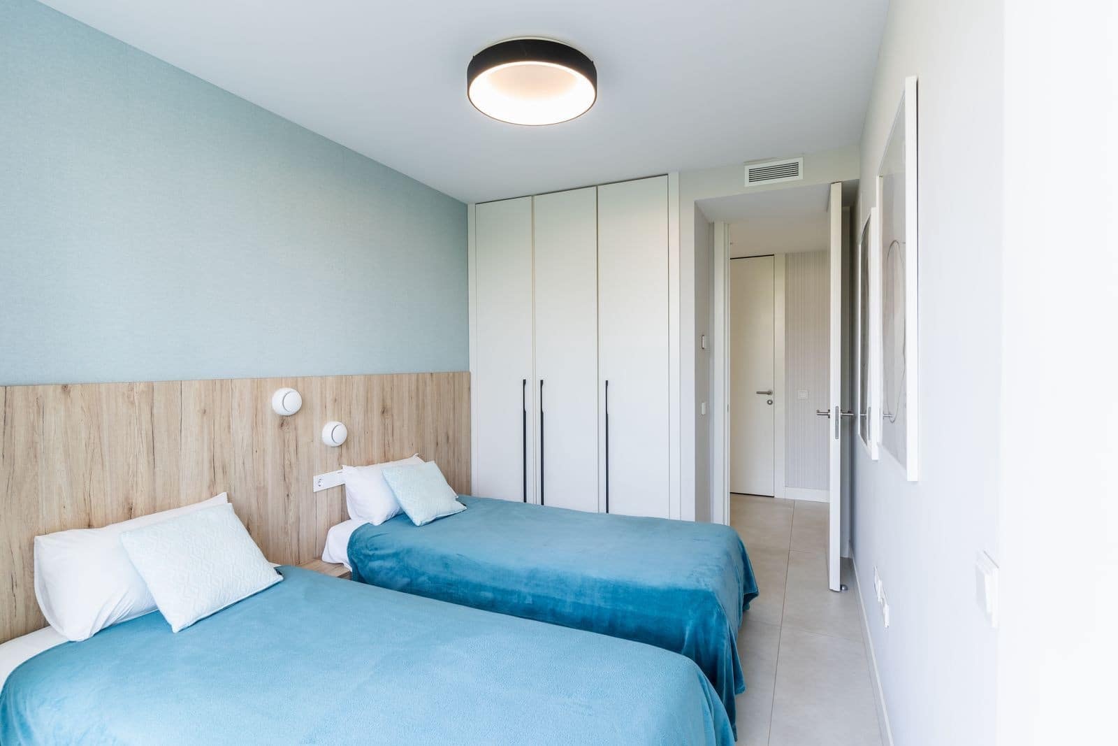 Apartamento de 2 habitaciones en Estepona en venta con piscina garaje - 995.000 € (Ref: 9611251)