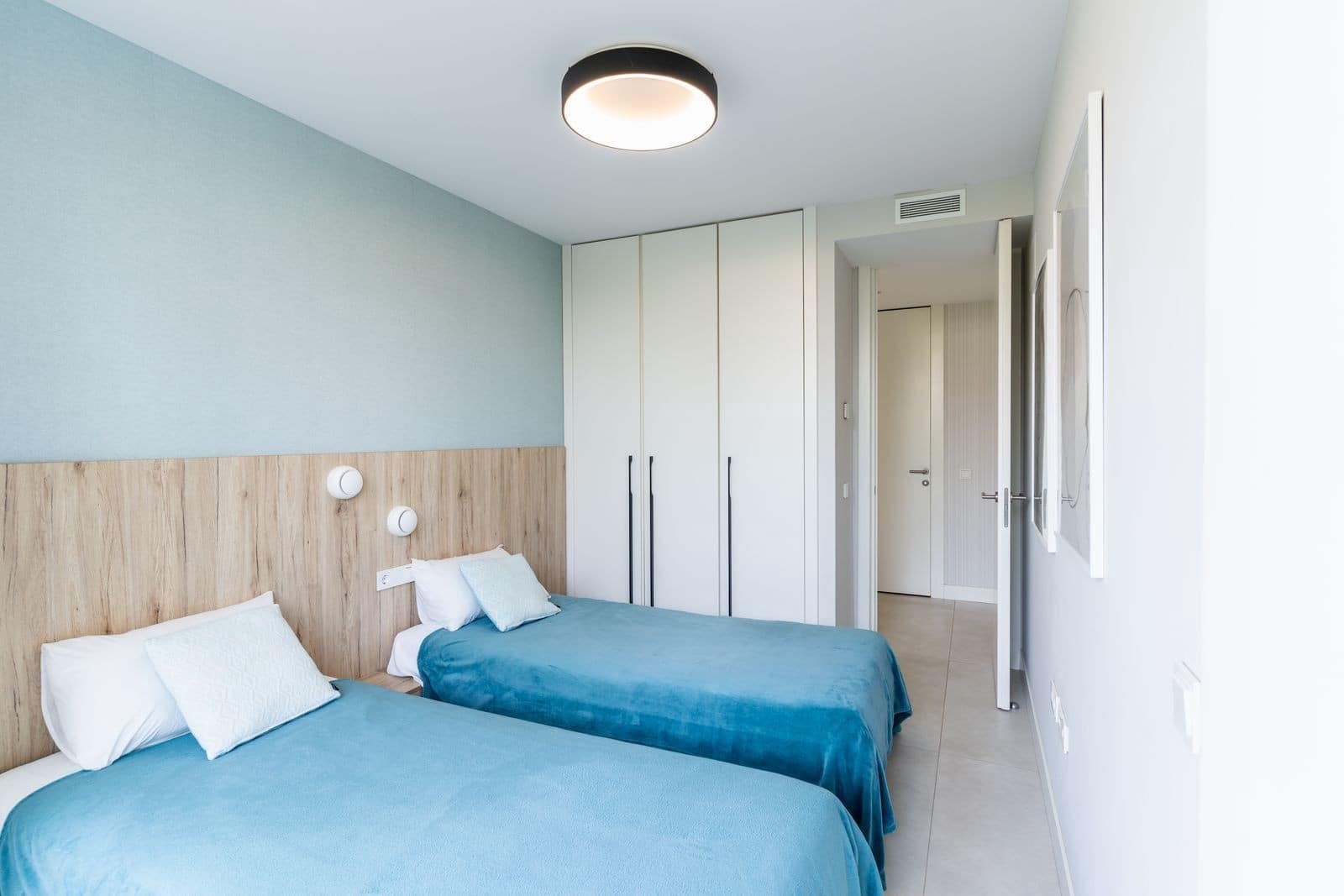 2 bedroom Apartment for sale in Estepona with pool garage - € 995,000 (Ref: 9611251)