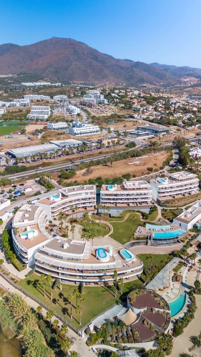 2 bedroom Apartment for sale in Estepona with pool garage - € 995,000 (Ref: 9611251)