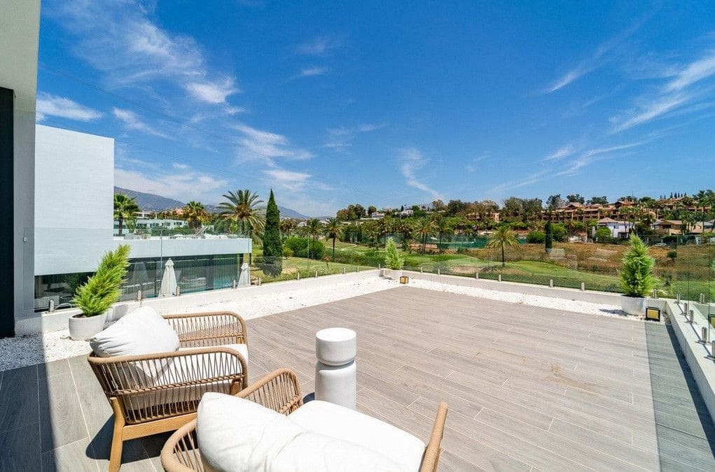 5 soveværelse Villa til salg i Estepona med swimmingpool garage - € 1.795.000 (Ref: 9611252)