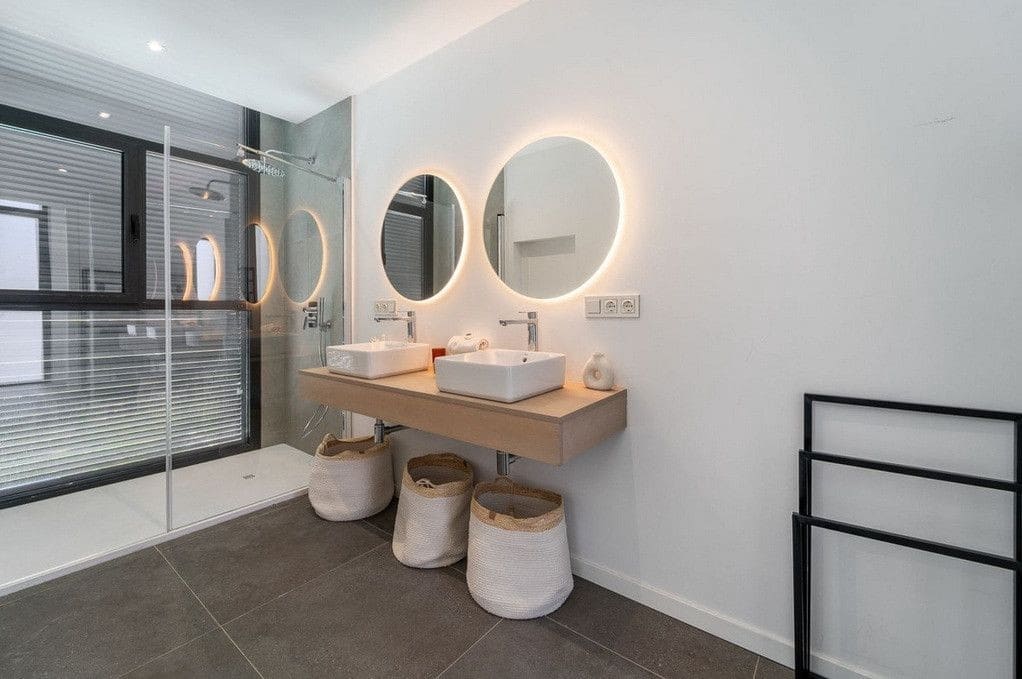 5 soveværelse Villa til salg i Estepona med swimmingpool garage - € 1.795.000 (Ref: 9611252)