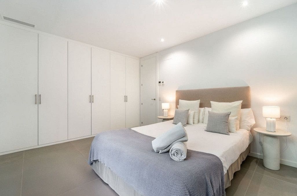 5 soveværelse Villa til salg i Estepona med swimmingpool garage - € 1.795.000 (Ref: 9611252)