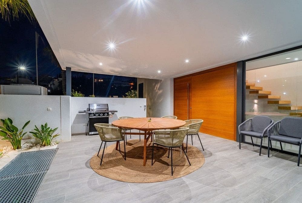 5 soveværelse Villa til salg i Estepona med swimmingpool garage - € 1.795.000 (Ref: 9611252)