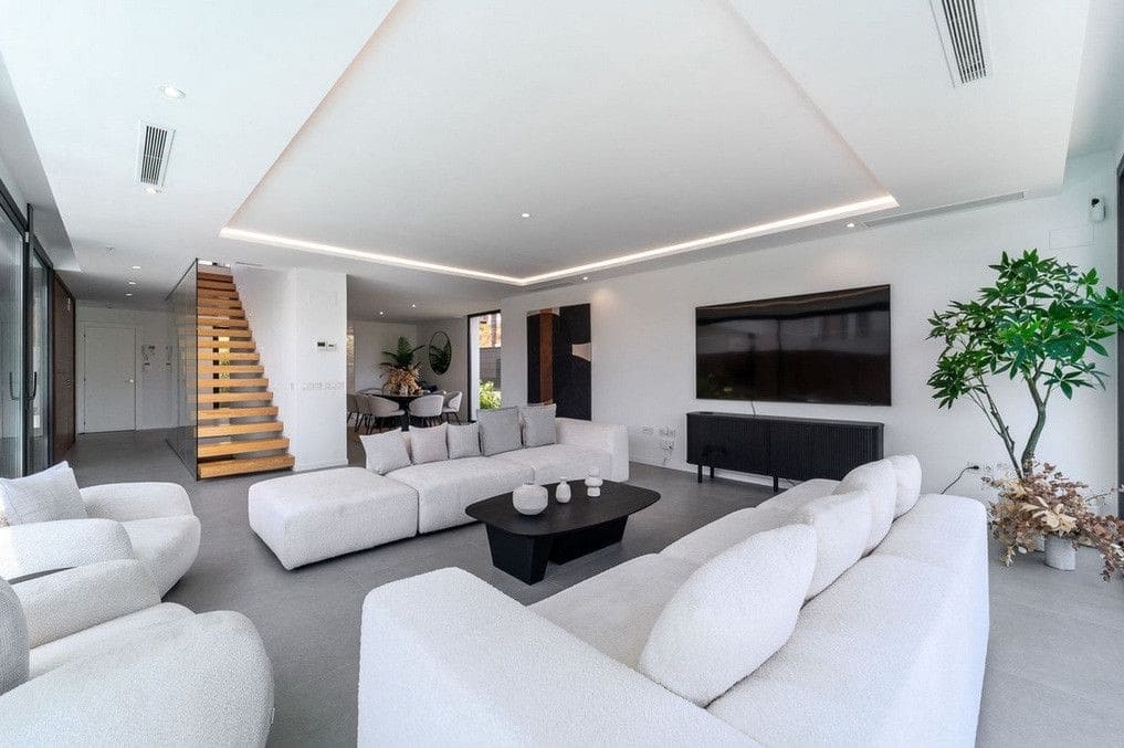 5 soveværelse Villa til salg i Estepona med swimmingpool garage - € 1.795.000 (Ref: 9611252)