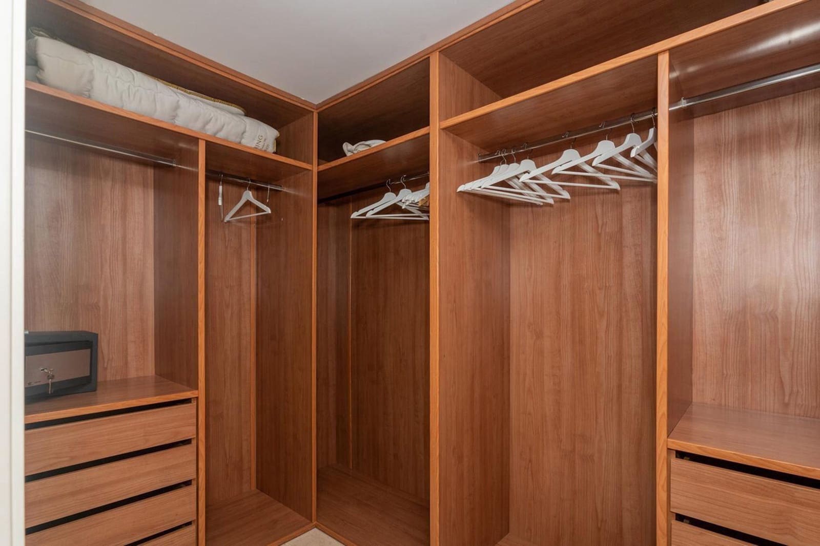 3 chambre Penthouse à vendre à Benahavis avec piscine garage - 1 250 000 € (Ref: 9625413)