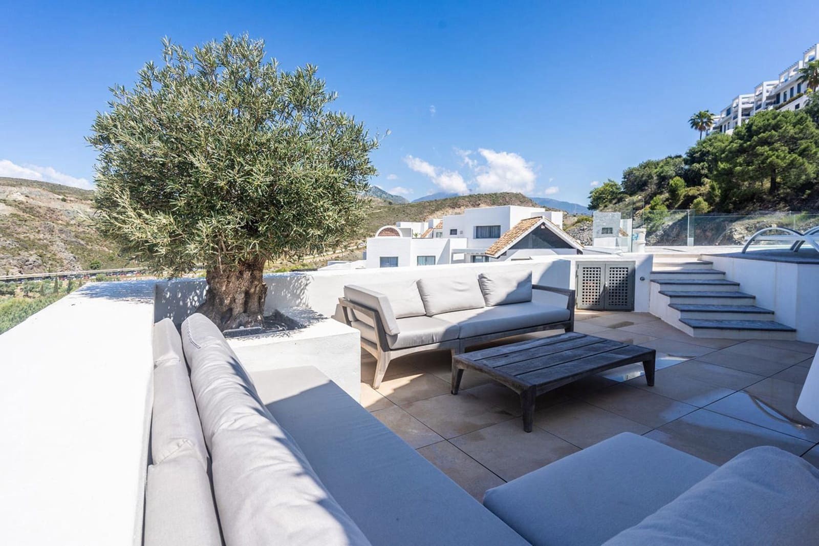 3 chambre Penthouse à vendre à Benahavis avec piscine garage - 1 250 000 € (Ref: 9625413)