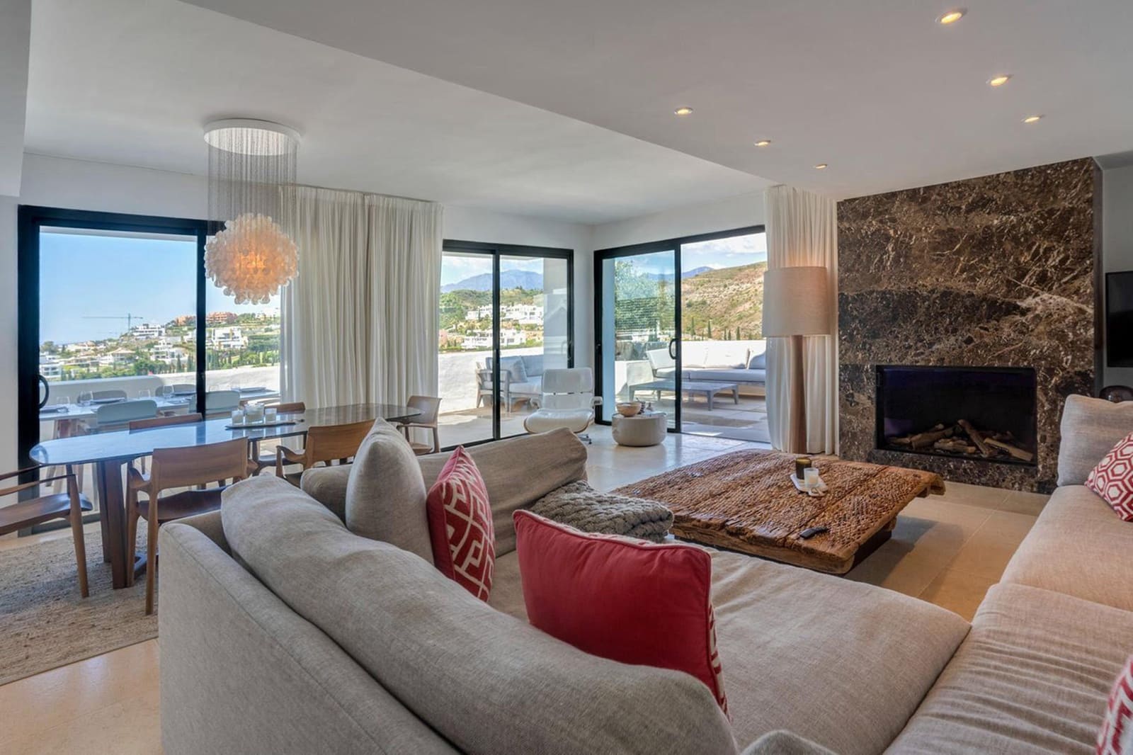 3 chambre Penthouse à vendre à Benahavis avec piscine garage - 1 250 000 € (Ref: 9625413)