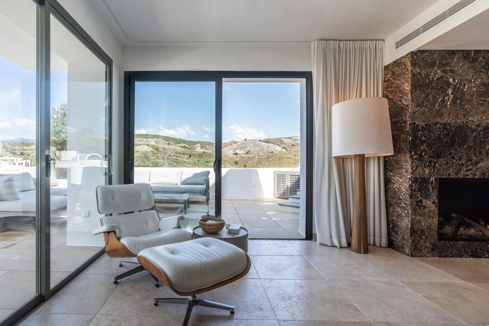 3 chambre Penthouse à vendre à Benahavis avec piscine garage - 1 250 000 € (Ref: 9625413)
