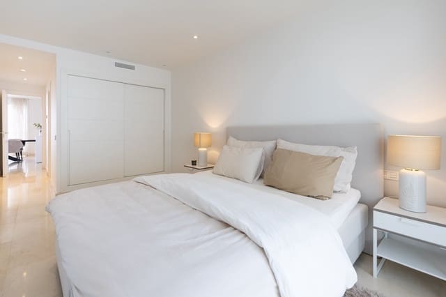 2 soverom Leilighet til salgs i Nueva Andalucia, Marbella med svømmebasseng garasje - € 845 000 (Ref: 9625414)