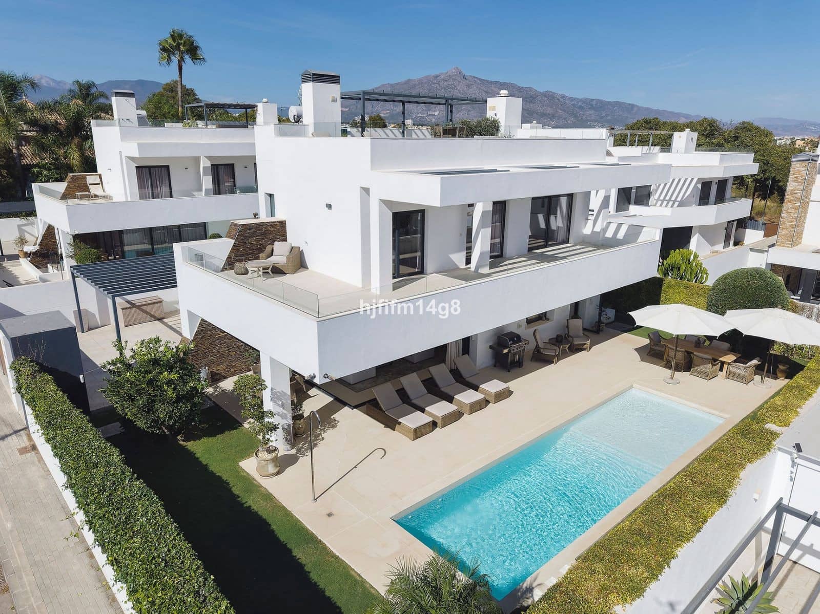 5 soveværelse Villa til salg i San Pedro de Alcantara med swimmingpool garage - € 2.590.000 (Ref: 9625421)