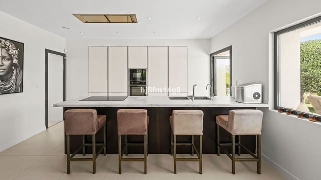 5 soveværelse Villa til salg i San Pedro de Alcantara, Marbella med swimmingpool garage - € 2.590.000 (Ref: 9625421)