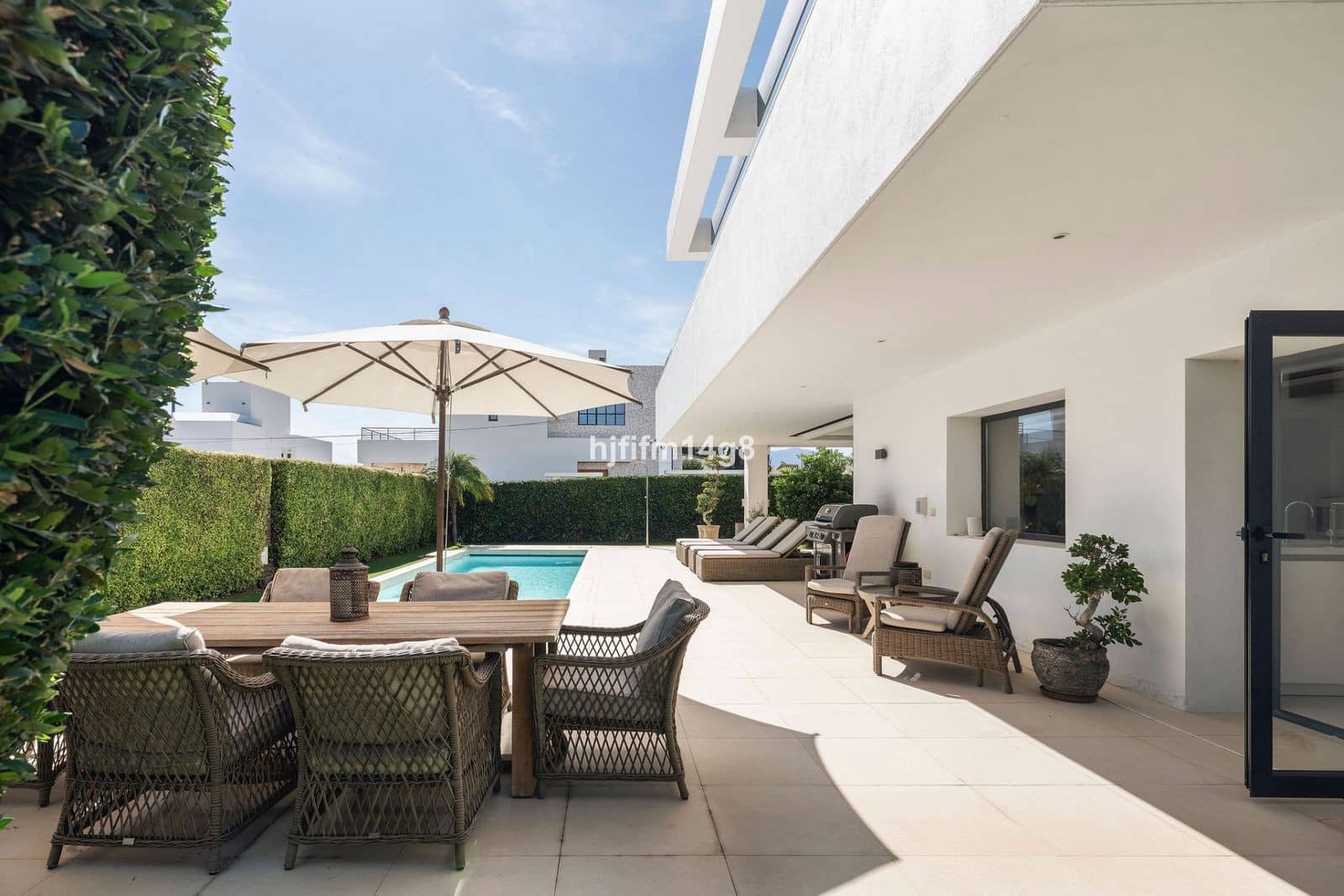 5 bedroom Villa for sale in San Pedro de Alcantara with pool garage - € 2,590,000 (Ref: 9625421)