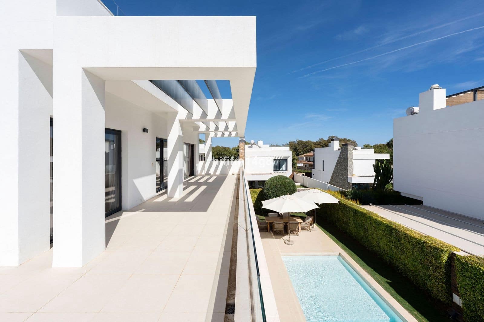 5 bedroom Villa for sale in San Pedro de Alcantara with pool garage - € 2,590,000 (Ref: 9625421)