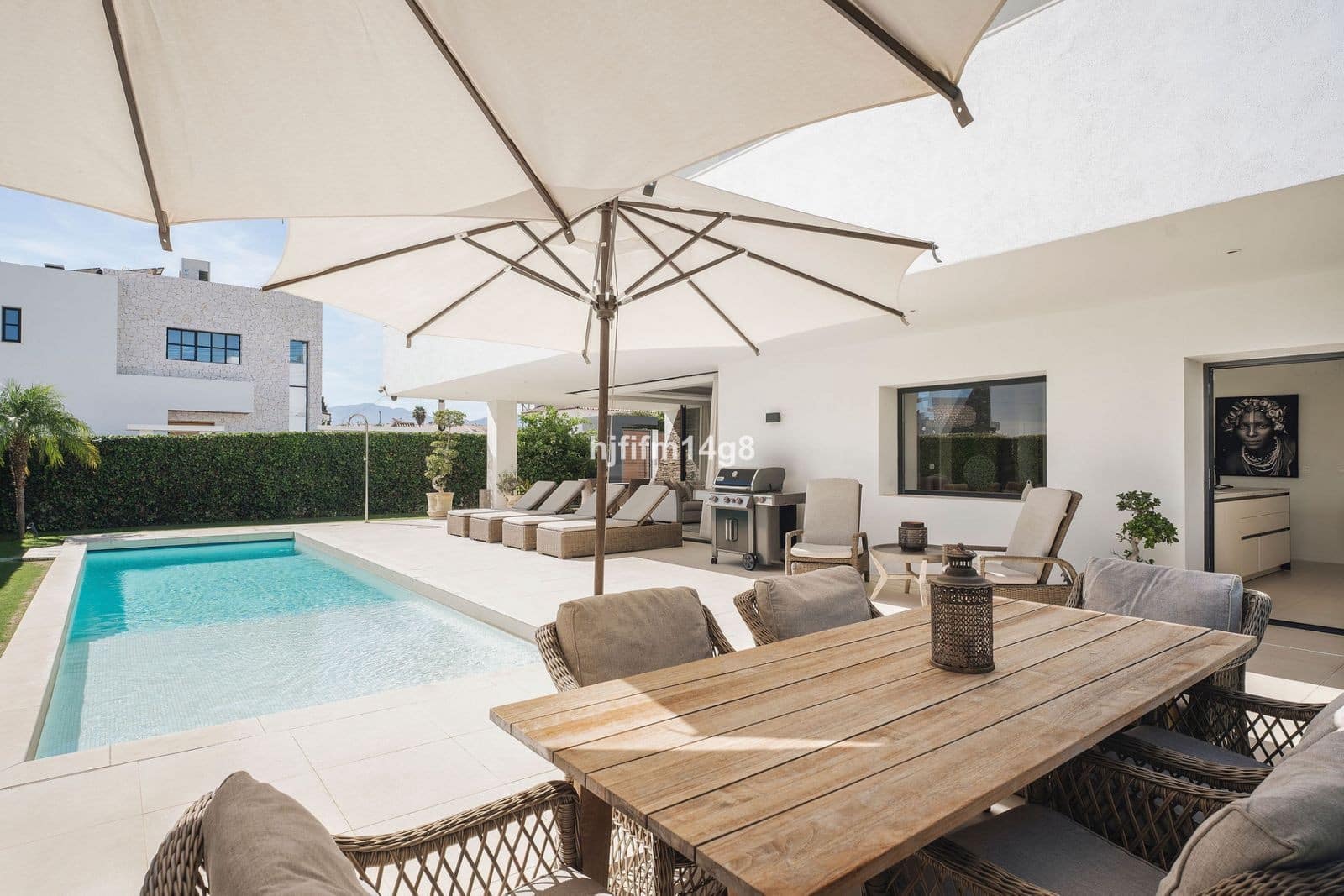 5 bedroom Villa for sale in San Pedro de Alcantara with pool garage - € 2,590,000 (Ref: 9625421)