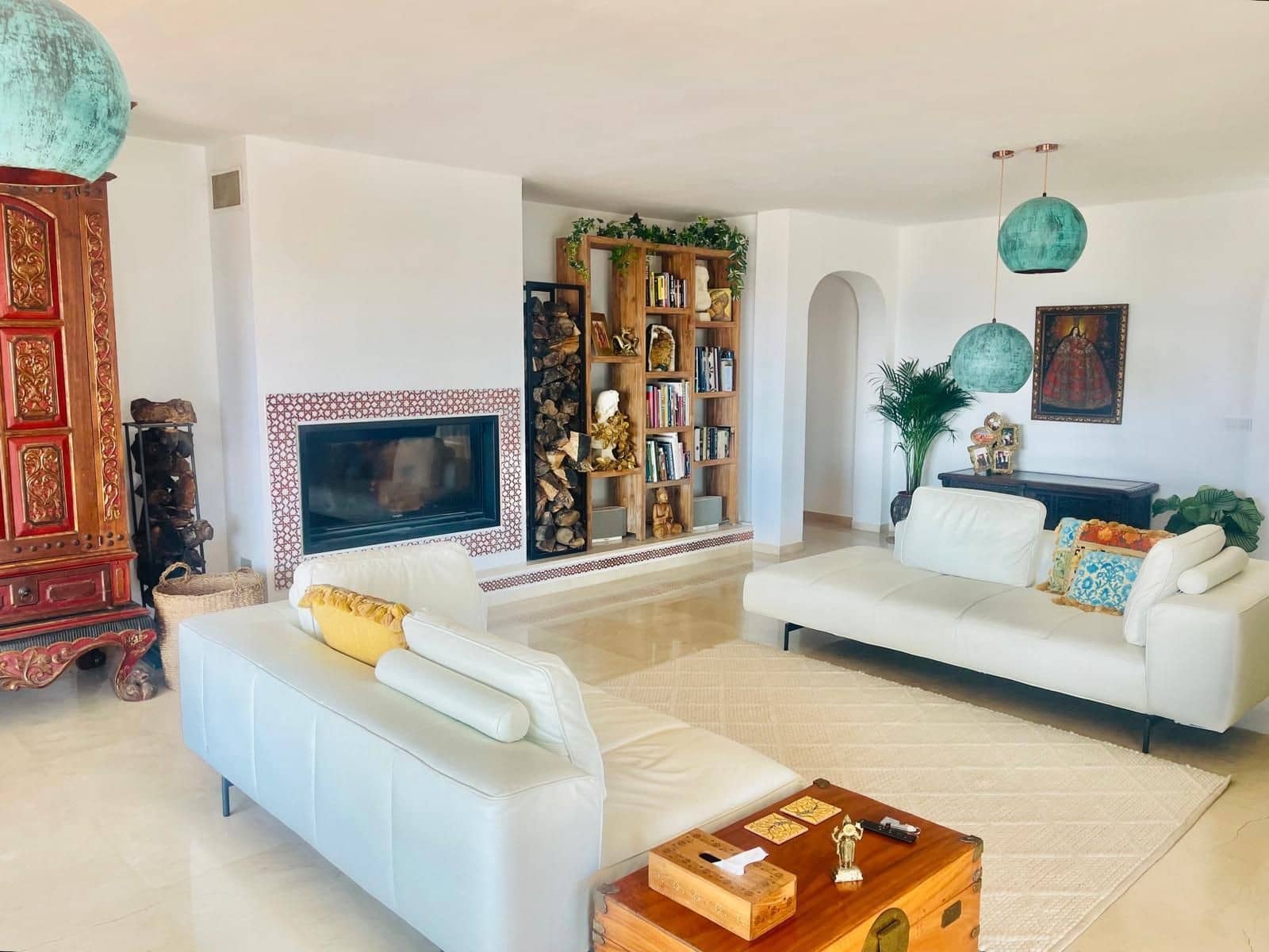 4 bedroom Villa for sale in Valtocado with pool garage - € 1,300,000 (Ref: 9625423)