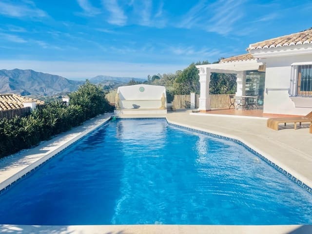 4 bedroom Villa for sale in Valtocado, Mijas with pool garage - € 1,300,000 (Ref: 9625423)