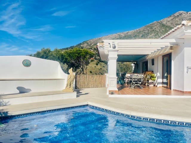 4 chambre Villa/Maison à vendre à Valtocado, Mijas avec piscine garage - 1 300 000 € (Ref: 9625423)