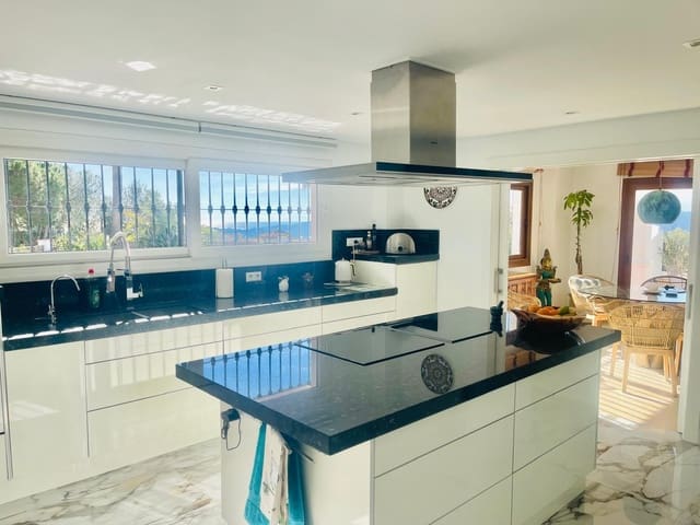 4 chambre Villa/Maison à vendre à Valtocado, Mijas avec piscine garage - 1 300 000 € (Ref: 9625423)