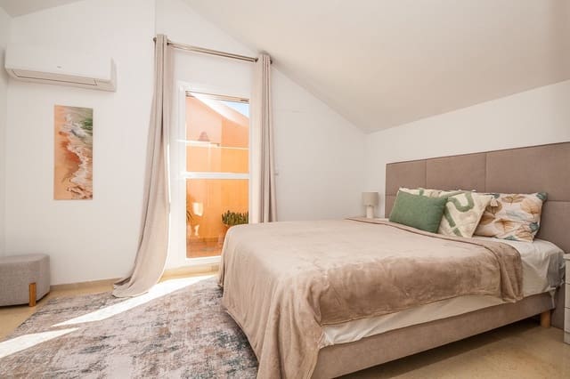 2 soveværelse Penthouse til salg i Marbella med swimmingpool garage - € 595.000 (Ref: 9625425)
