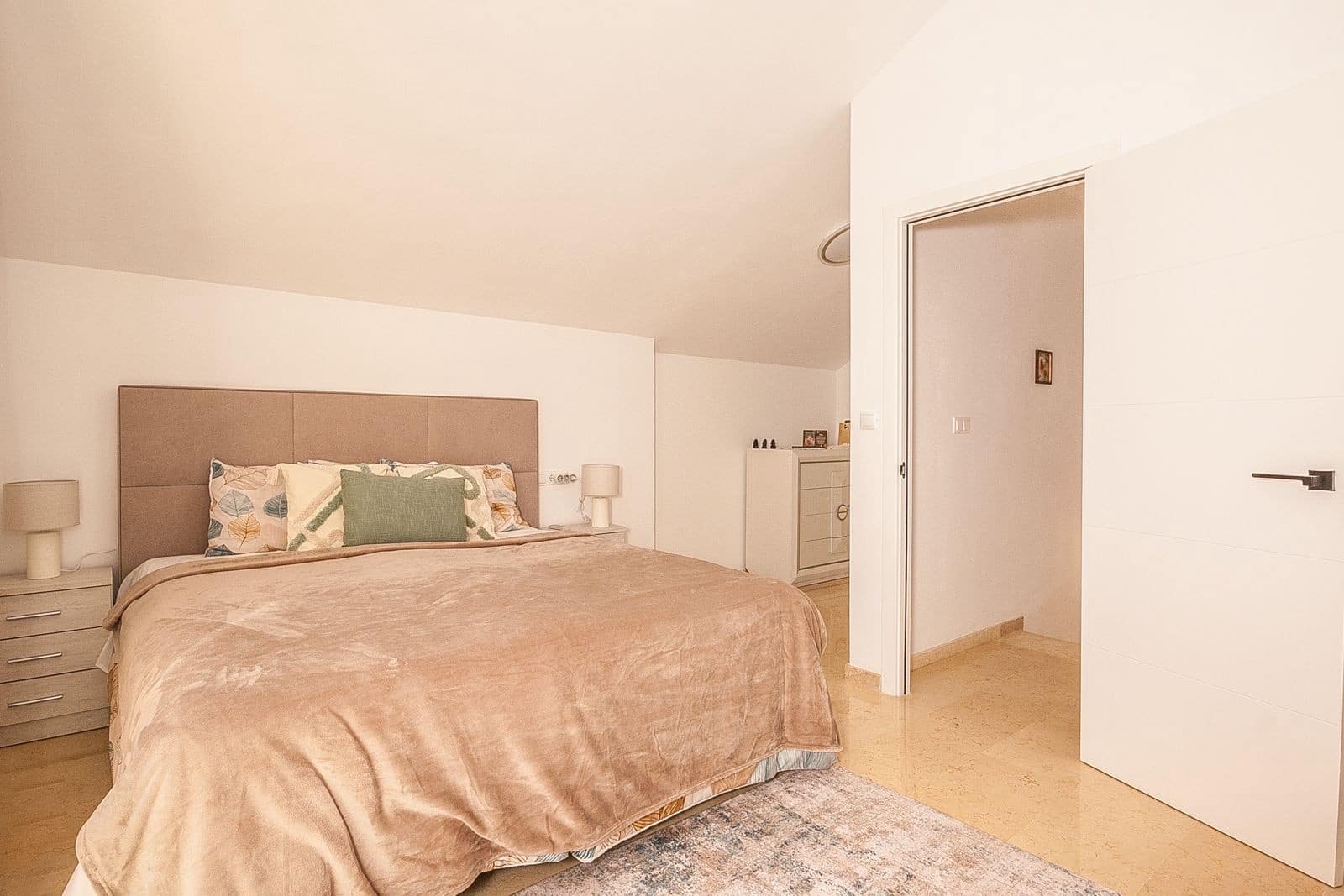 2 quarto Penthouse para venda em Marbella com piscina garagem - 595 000 € (Ref: 9625425)