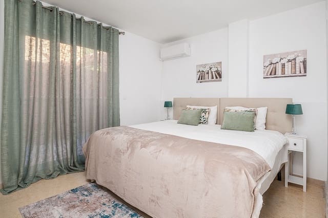 2 soveværelse Penthouse til salg i Marbella med swimmingpool garage - € 595.000 (Ref: 9625425)