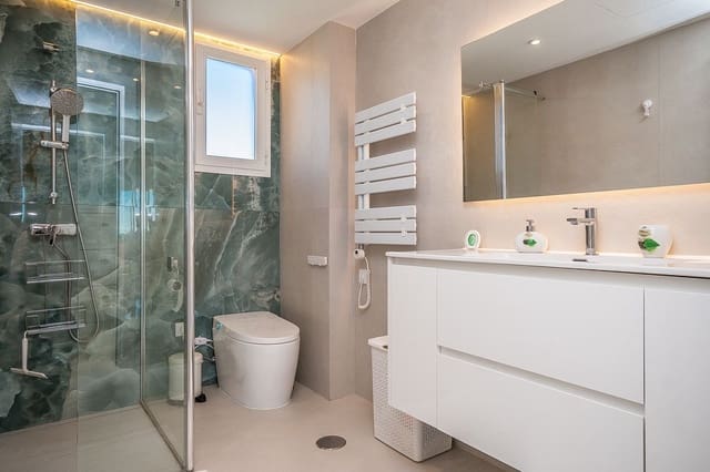 2 soveværelse Penthouse til salg i Marbella med swimmingpool garage - € 595.000 (Ref: 9625425)