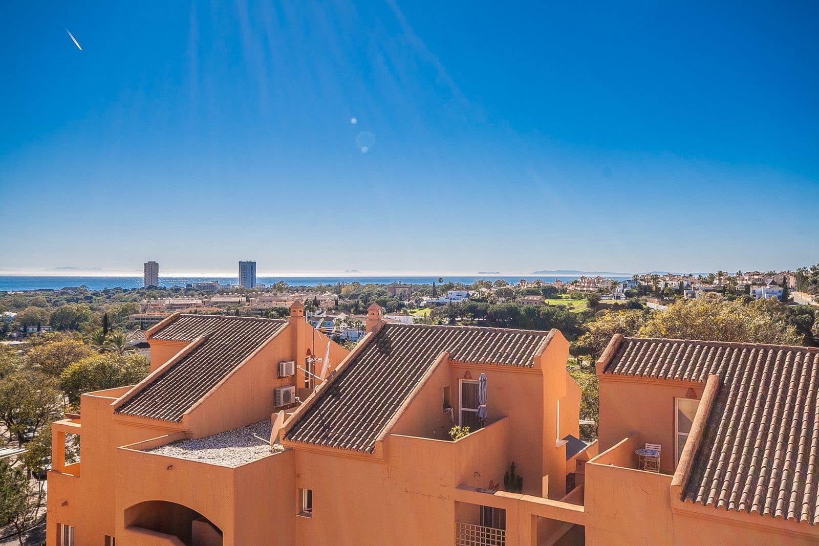 2 quarto Penthouse para venda em Marbella com piscina garagem - 595 000 € (Ref: 9625425)