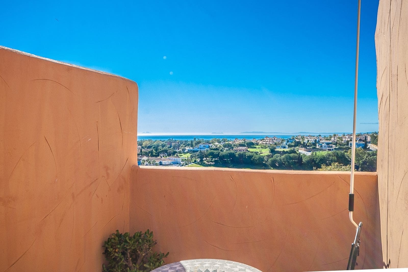 2 quarto Penthouse para venda em Marbella com piscina garagem - 595 000 € (Ref: 9625425)
