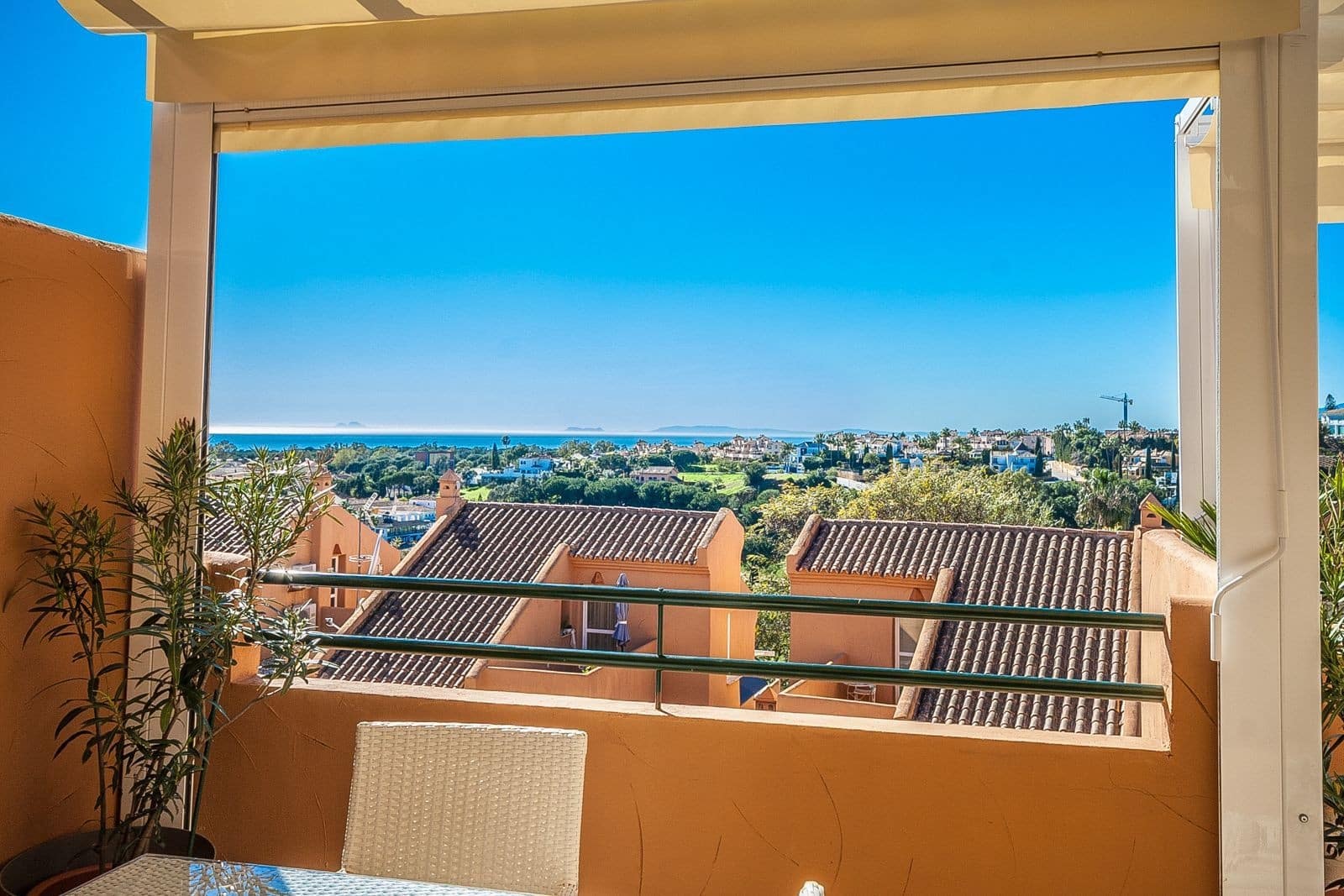 2 quarto Penthouse para venda em Marbella com piscina garagem - 595 000 € (Ref: 9625425)