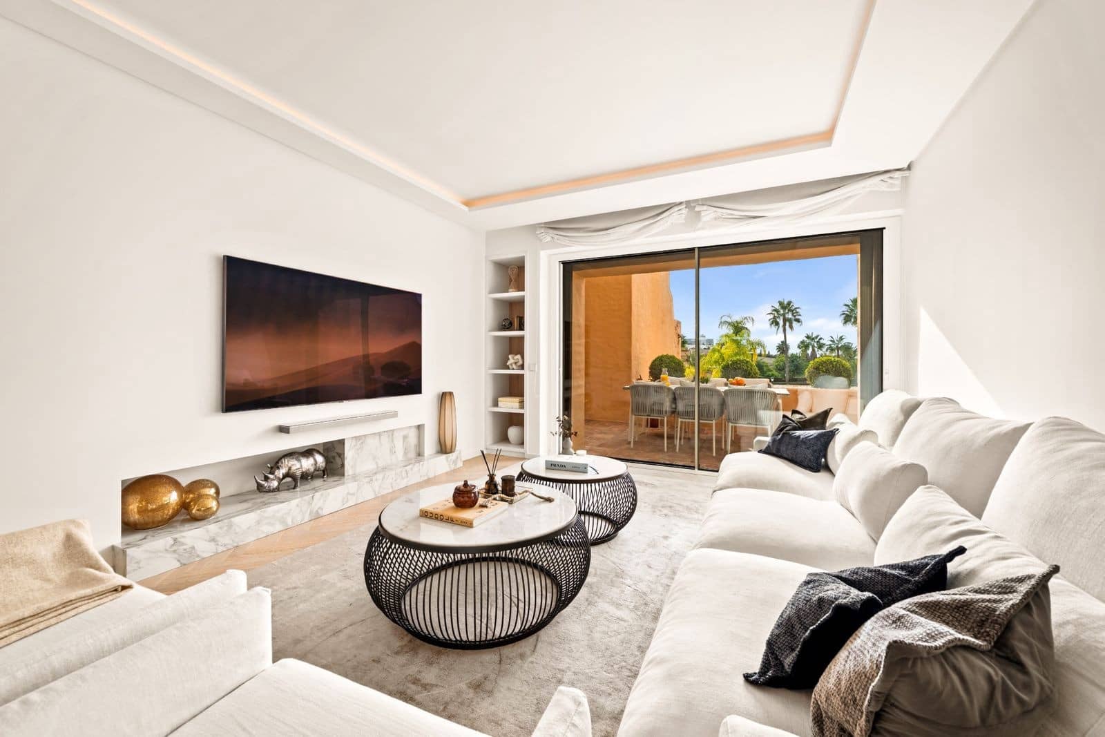 3 sypialnia Penthouse na sprzedaż w Benahavis z basenem garażem - 925 000 € (Ref: 9629821)