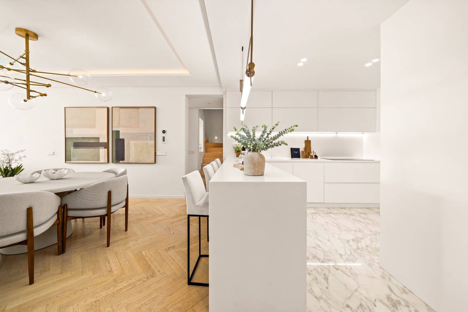 3 sypialnia Penthouse na sprzedaż w Benahavis z basenem garażem - 925 000 € (Ref: 9629821)