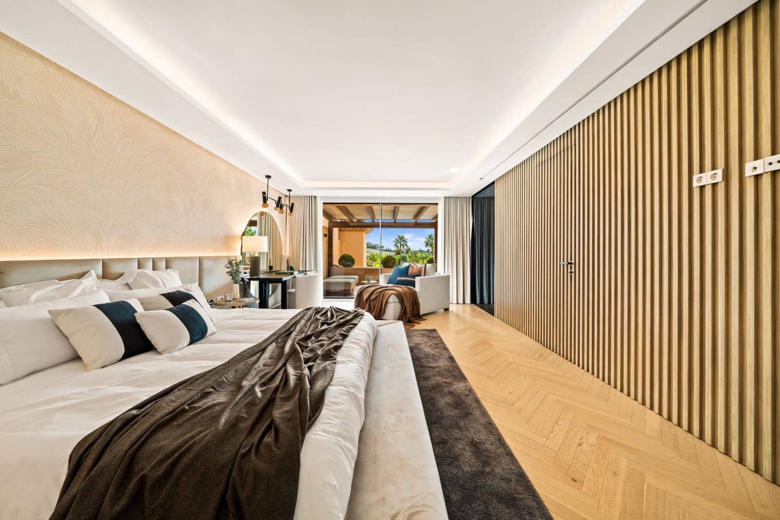 3 sypialnia Penthouse na sprzedaż w Benahavis z basenem garażem - 925 000 € (Ref: 9629821)