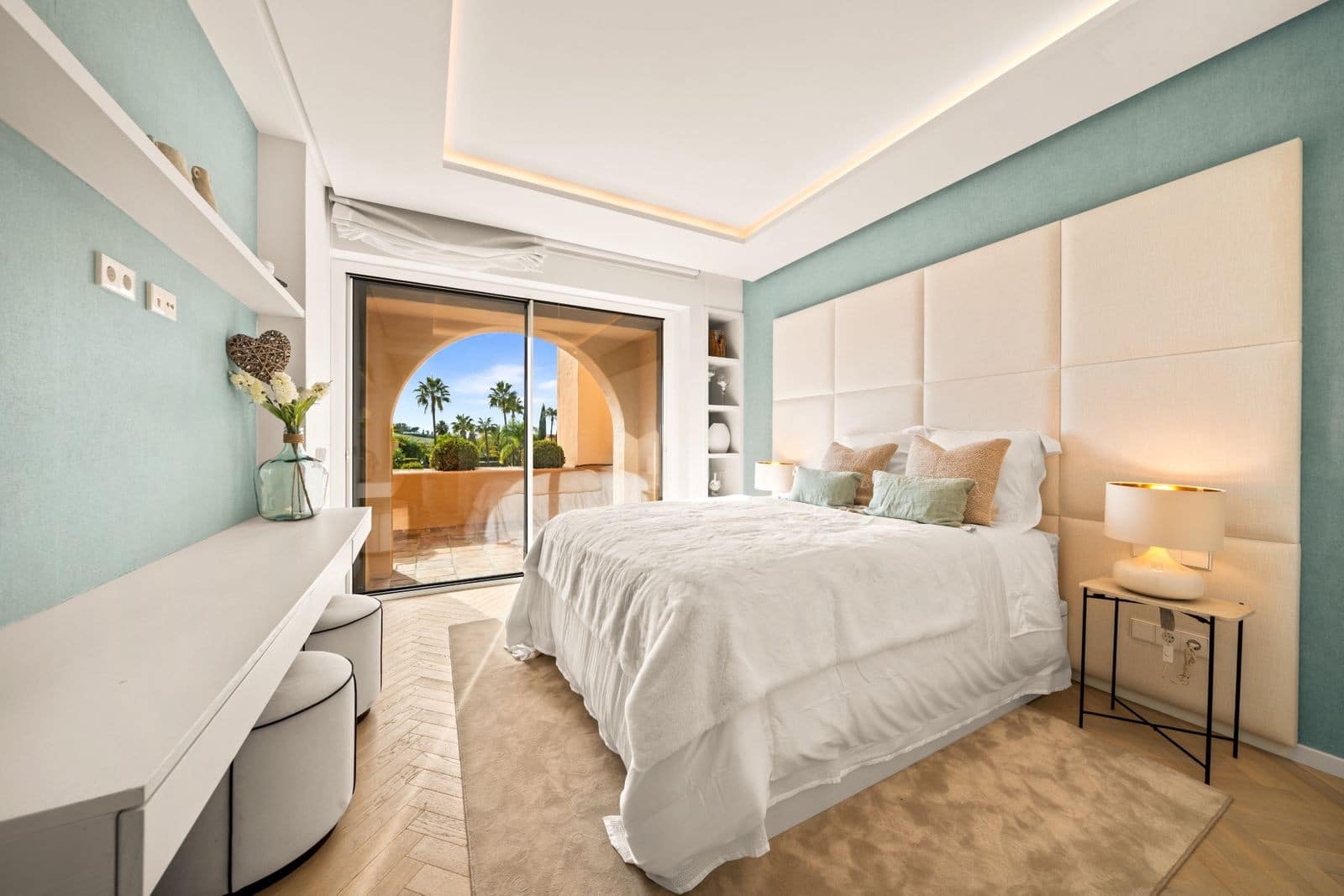 3 sypialnia Penthouse na sprzedaż w Benahavis z basenem garażem - 925 000 € (Ref: 9629821)