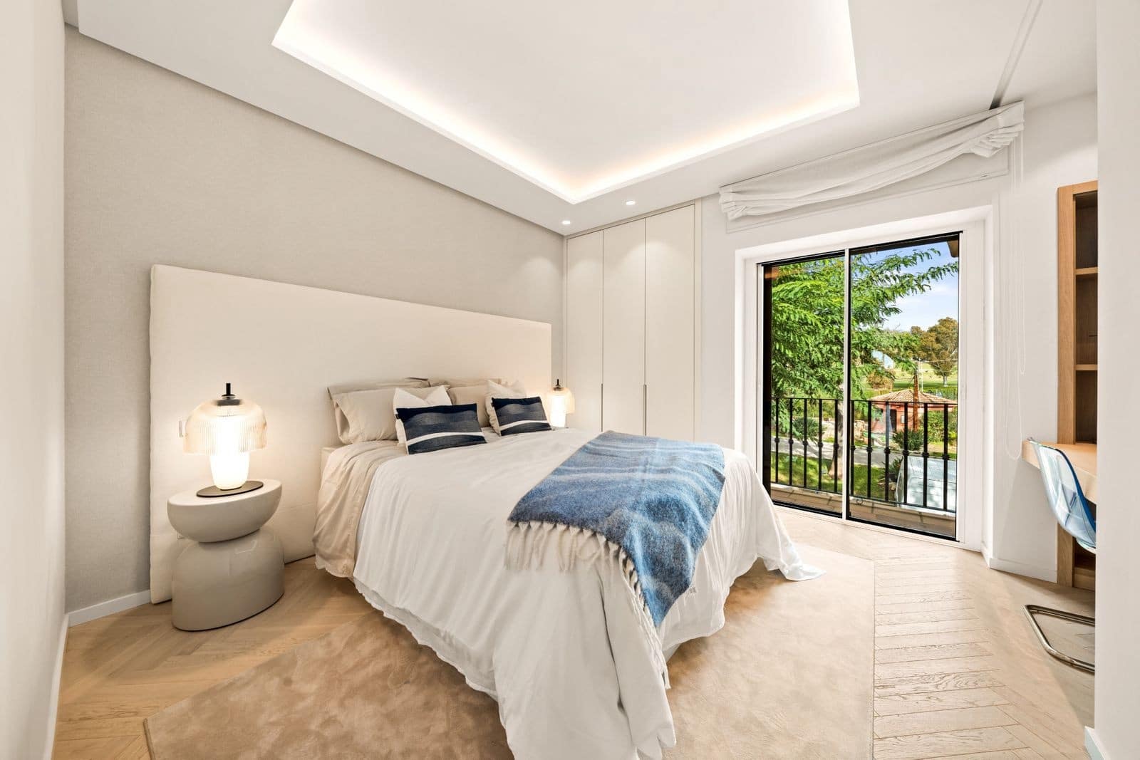 3 sypialnia Penthouse na sprzedaż w Benahavis z basenem garażem - 925 000 € (Ref: 9629821)