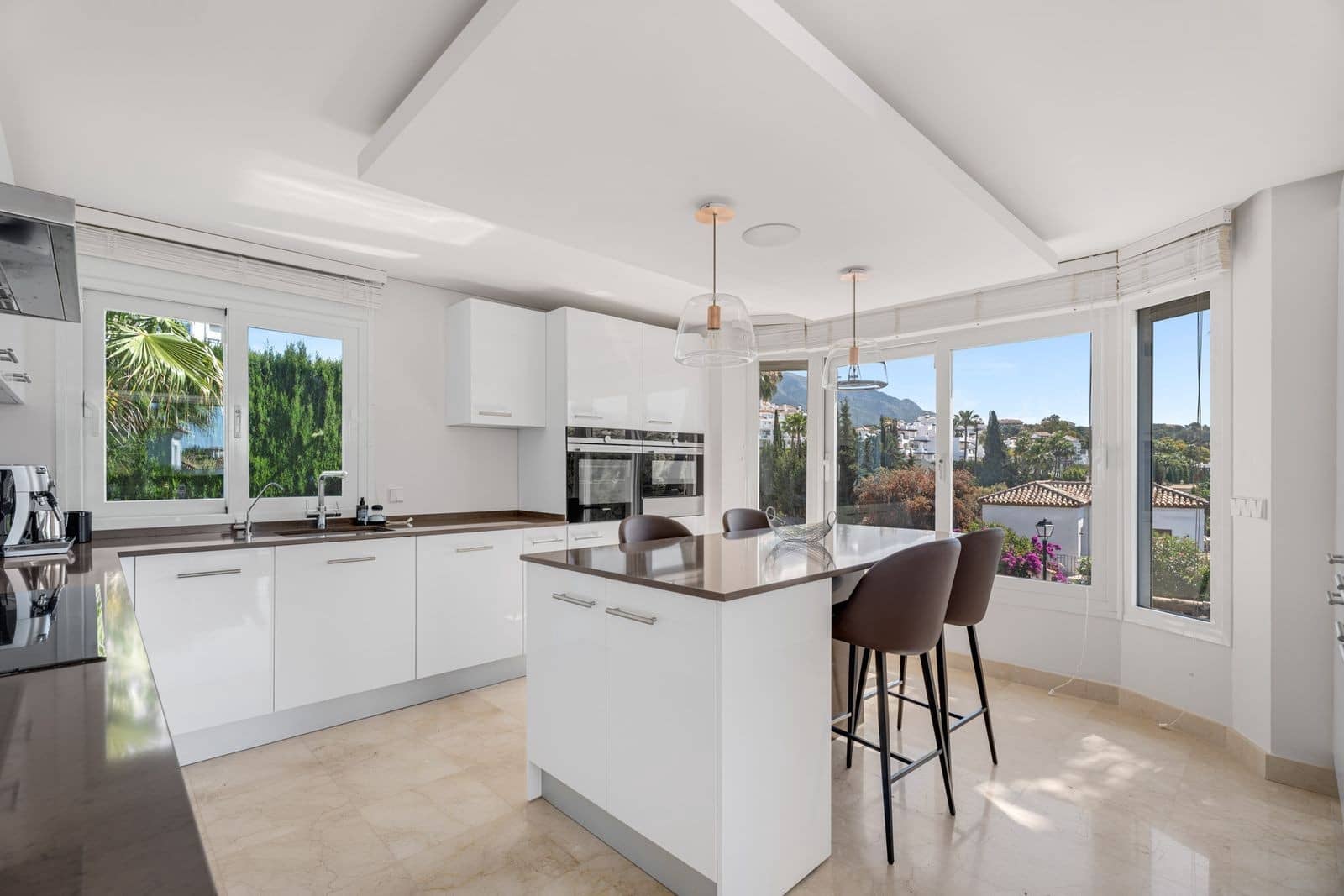 6 camera da letto Villa in vendita in Nueva Andalucia con piscina garage - 3.150.000 € (Rif: 9629822)