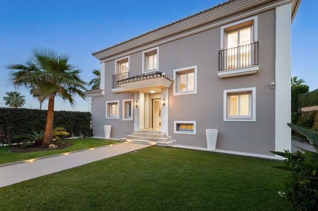 6 soveværelse Villa til salg i Nueva Andalucia, Marbella med swimmingpool garage - € 3.150.000 (Ref: 9629822)