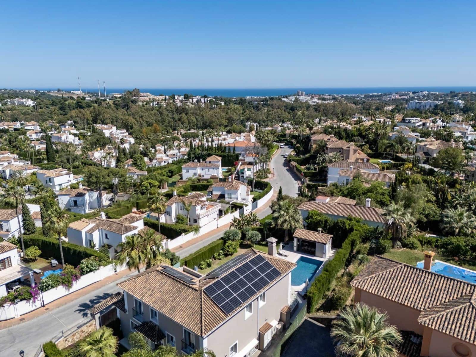 6 soveværelse Villa til salg i Nueva Andalucia med swimmingpool garage - € 3.150.000 (Ref: 9629822)