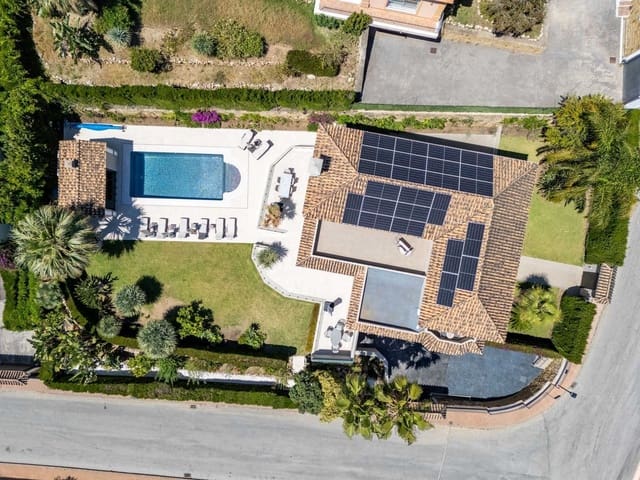 6 soveværelse Villa til salg i Nueva Andalucia, Marbella med swimmingpool garage - € 3.150.000 (Ref: 9629822)