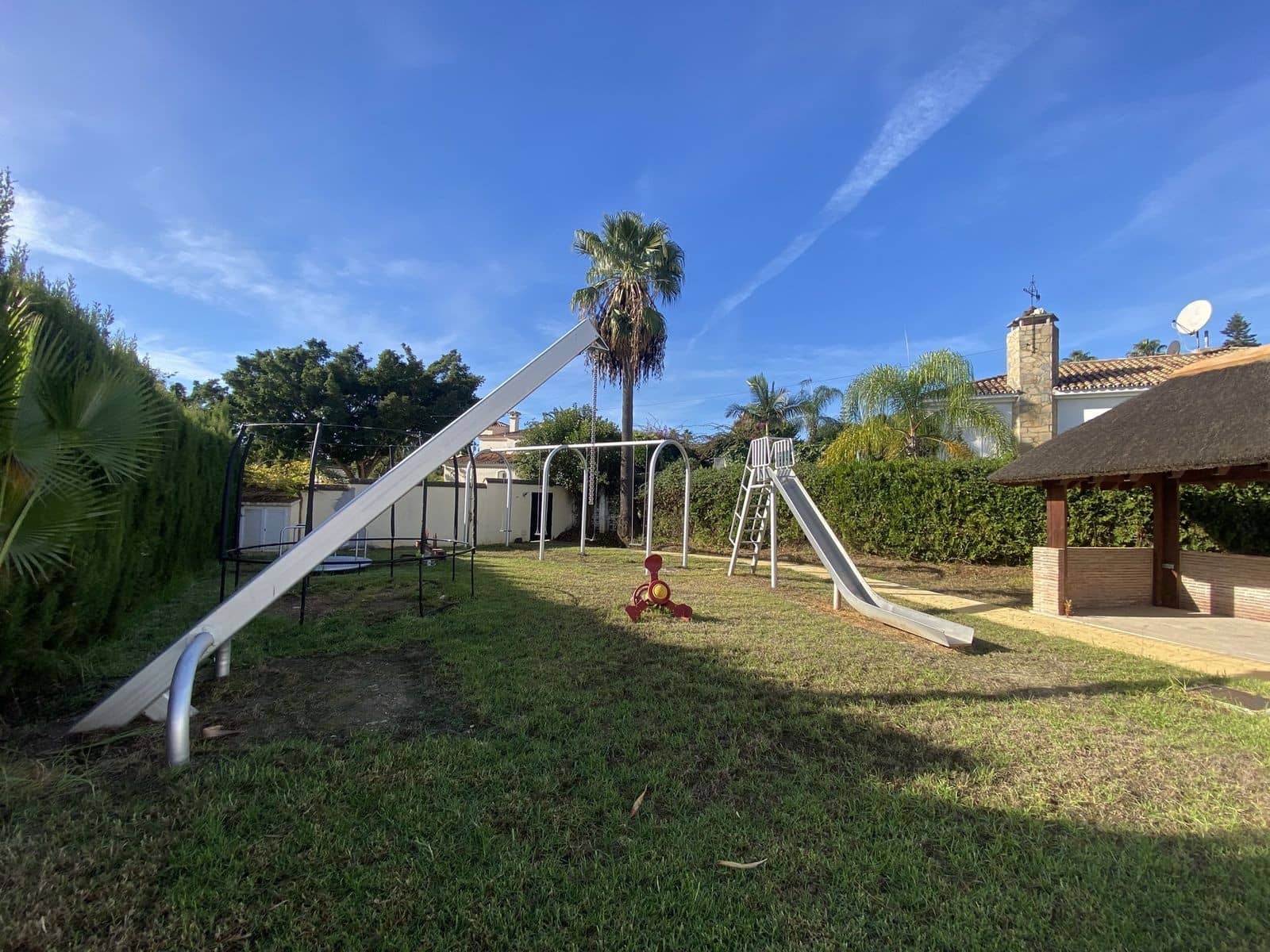 4 slaapkamer Villa te koop in El Paraiso met zwembad garage - € 2.950.000 (Ref: 9629823)